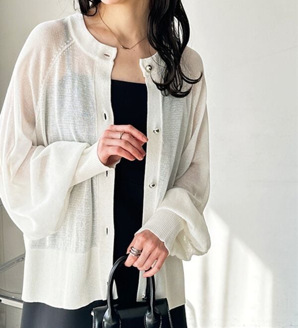 GeeRA（ジーラ）の「ゴールドボタンシアーカーディガン（ニットカーディガン）」｜詳細画像