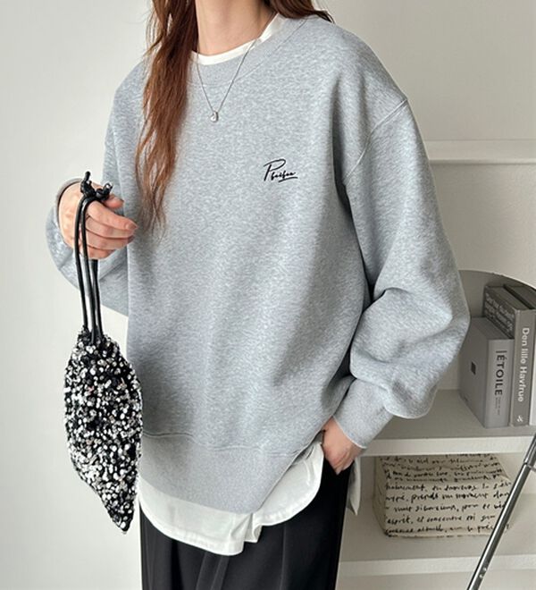 GeeRA（ジーラ）の「ロゴ＆ハート刺しゅう裏起毛スウェット（トレーナー・スウェット）」｜杢グレーロゴ