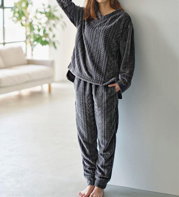 YU'NOW（ユナウ）の「ケーブルニット風フリースルームウェアセット（パジャマ・ルームウェア）」｜詳細画像