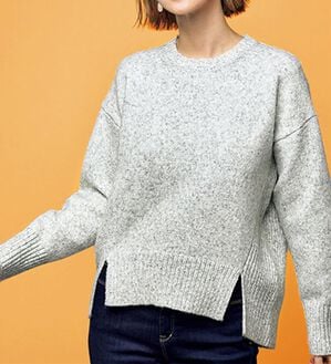 VINNO（ヴィノ）の「ミックスヤーン編地変化ニットプルオーバー（ニット・セーター）」｜黒ゴマラテ