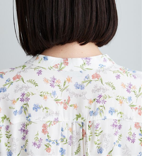 BELLUNA（ベルーナ）の「レーヨン素材ギャザー使いプリントブラウス（ブラウス）」｜詳細画像