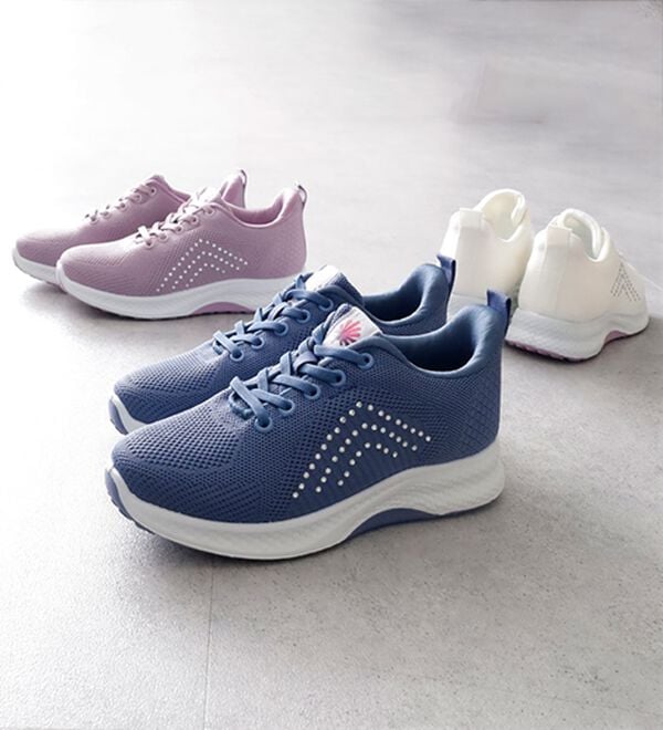 BELLUNA（ベルーナ）の「手を使わずに履けるニットスニーカー（スニーカー）」｜詳細画像