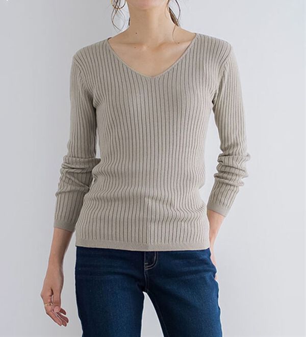 Pierrot（ピエロ）の「【選べるネック】華奢見え綿混リブニット（ニット・セーター）」｜詳細画像