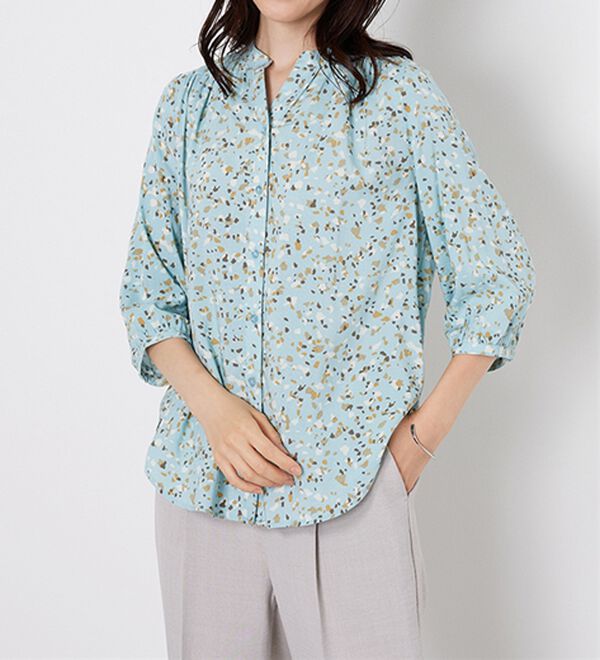 BELLUNA（ベルーナ）の「【接触冷感】レーヨン素材ギャザー使いプリントブラウス（ブラウス）」｜詳細画像