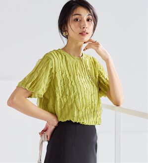 Viola e Viola（ヴィオラ エ ヴィオラ）の「揺れる素材が可愛い！こなれＴブラ（ブラウス）」｜イエロー