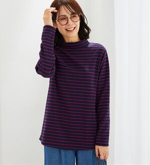 BELLUNA（ベルーナ）の「ふわふわ裏ファーハイネックプルオーバー（カットソー）」｜ネイビー&times;ラズベリー