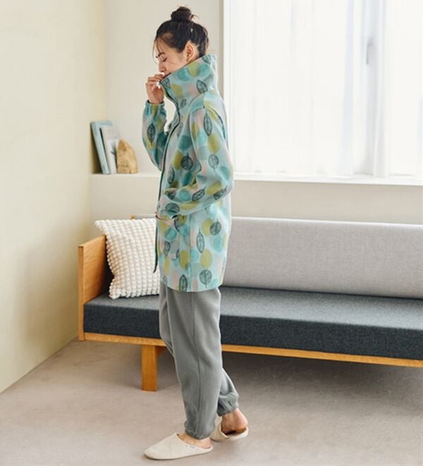 LAVIENNE（ラヴィエンヌ）の「【首元までぬくぬく】ソフトでかるぽかフリースパジャマ（パジャマ・ルームウェア）」｜詳細画像