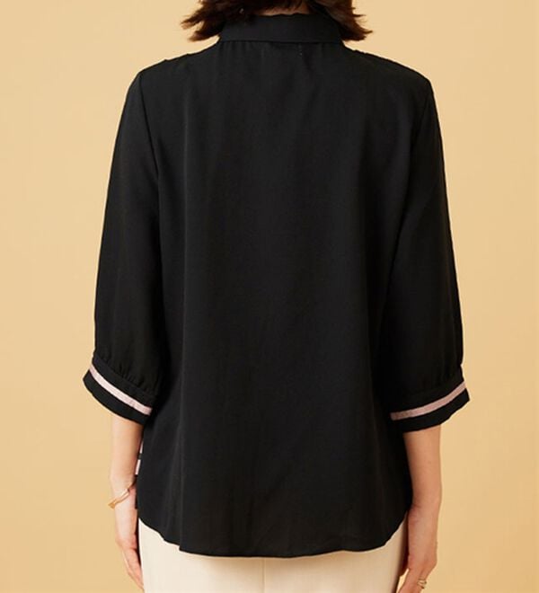 BELLUNA（ベルーナ）の「【Ｌａｇｒｉｌｕａ】配色ライン使いプリーツブラウス（ブラウス）」｜詳細画像