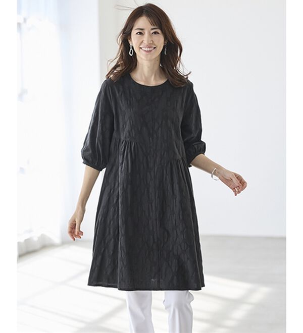 BELLUNA（ベルーナ）の「ナチュラルにお出かけ♪ドット柄チュニックワンピース（チュニックワンピース）」｜詳細画像