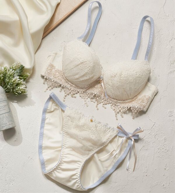 YU'NOW（ユナウ）の「ｔｏ　ｍｅｅブラジャー＆ショーツセット（ブラジャー＆ショーツセット）」｜ホワイト系スノーレース