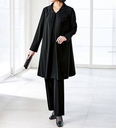 BELLUNA（ベルーナ）の「洗えるストレッチ素材！ゆったりチュニックセットアップ（ブラックフォーマル（喪服・礼服））」