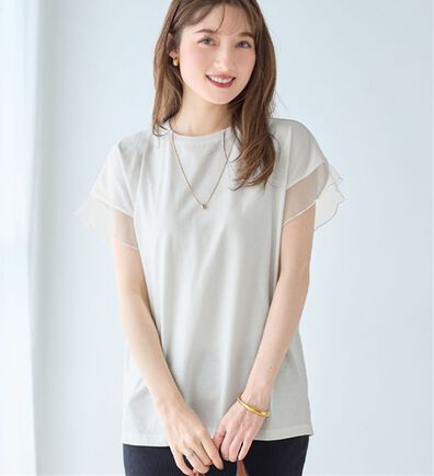 alotta（アロッタ）の「１枚でこなれ感！袖チュールデザイン綿混Ｔシャツ（Tシャツ）」
