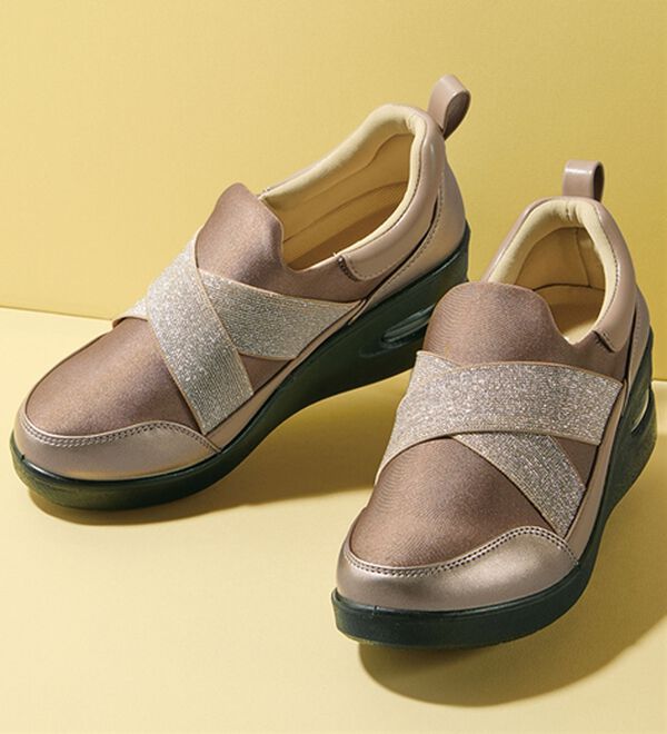 BELLUNA（ベルーナ）の「クロスゴムお洒落エアシューズ（スリッポン）」｜オーク