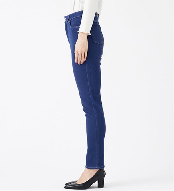 BELLUNA（ベルーナ）の「裏ベロアストレッチデニムパンツ（フルレングスパンツ）」｜詳細画像