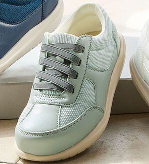 BELLUNA（ベルーナ）の「ゆったり５Ｅ甲ゴムスニーカー（スニーカー）」｜グレー