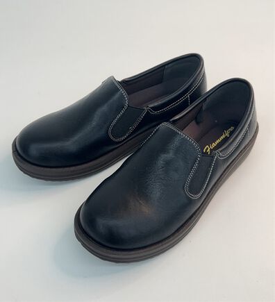 BELLUNA（ベルーナ）の「コロンと可愛い幅広サイドゴアスリッポン（スリッポン）」