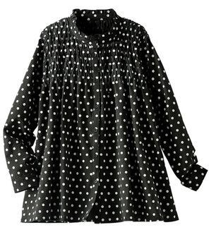 BELLUNA（ベルーナ）の「ぽこぽこ可愛いシャーリング使いドット柄ブラウス（ブラウス）」｜黒&times;オフ白