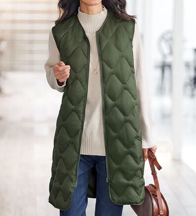 BELLUNA（ベルーナ）の「洗える！軽量ダウンロングベスト（ポーチ付）（ベスト）」