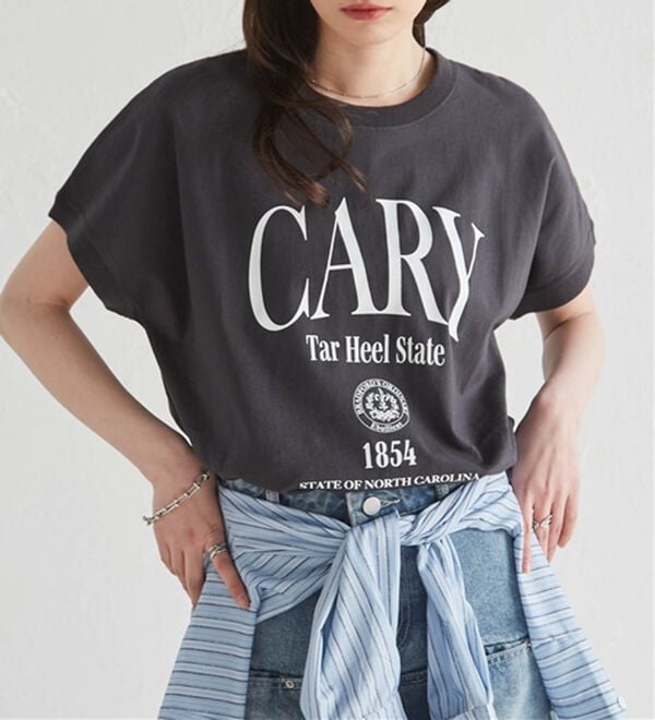 RANAN（ラナン）の「【汗シミ防止】カレッジロゴプリントＴ（Tシャツ）」｜詳細画像