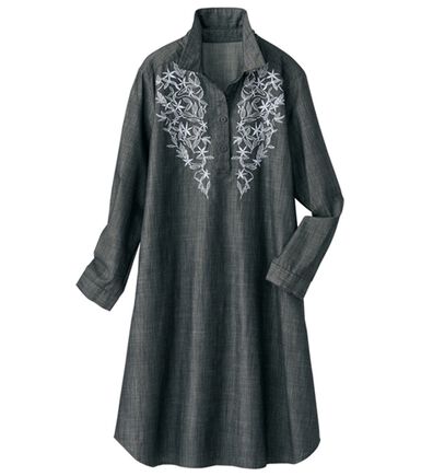 BELLUNA（ベルーナ）の「ナチュラルに体型カバーデニム刺しゅうチュニックワンピース（チュニックワンピース）」