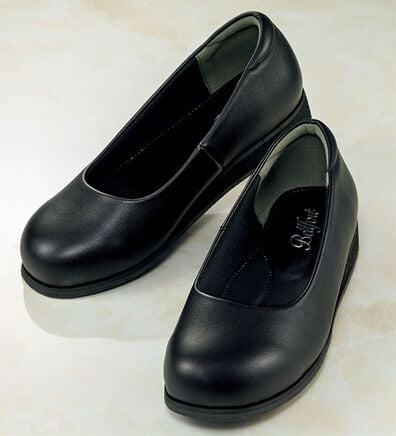 BELLUNA（ベルーナ）の「５Ｅ牛革ゆったりウェッジパンプス（パンプス）」