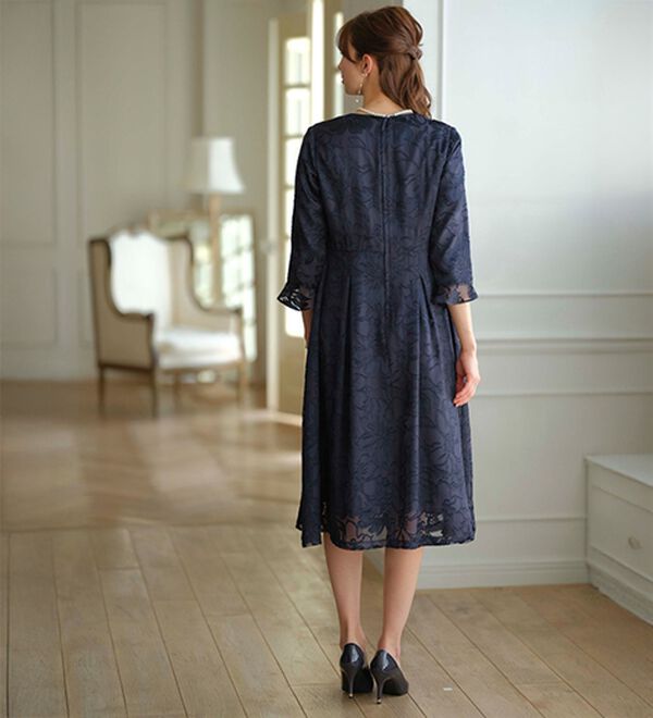 BELLUNA（ベルーナ）の「花柄オパール素材ワンピースアンサンブル（ワンピースセットスーツ）」｜詳細画像