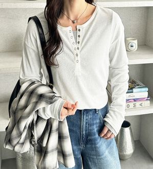 GeeRA（ジーラ）の「前後２ＷＡＹシアースラブヘンリーネックカットソー（カットソー）」｜オフホワイト