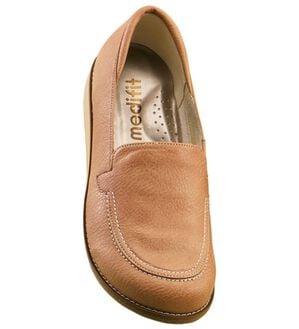 ルフラン（ルフラン）の「外反母趾対応　メディフィット５Ｅシンプルモカシンシューズ（フラットシューズ）」｜マスタード