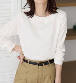 Viola e Viola（ヴィオラ エ ヴィオラ）の「柔らか綿１００％大人キレイTシャツ（カットソー）」｜オフホワイト