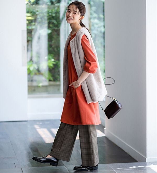 BELLUNA（ベルーナ）の「【吸湿発熱】ポンチ素材チュニックワンピース（チュニックワンピース）」｜詳細画像