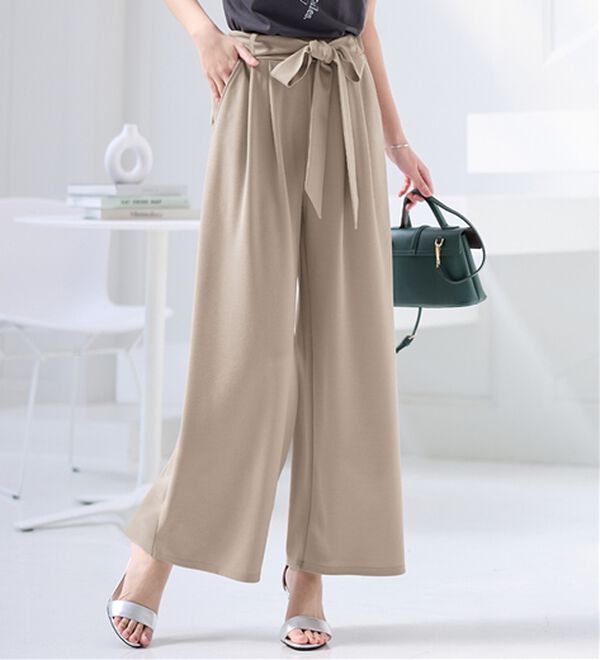 alotta（アロッタ）の「【４つの機能付】ひんやり共布リボン付ワイドパンツ（ワイドパンツ・ガウチョ）」｜グレージュ