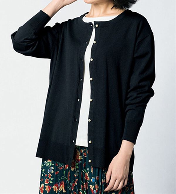 VINNO（ヴィノ）の「パール調釦付ニットアンサンブル（アンサンブル）」｜詳細画像