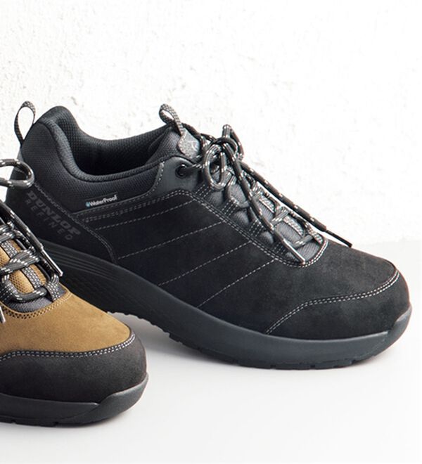 「＜ダンロップ・リファインド＞雨の日にも安心の晴雨兼用ウォーカー（メンズスニーカー）」｜ブラック