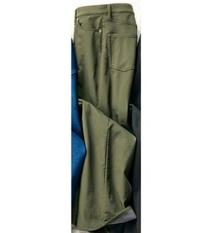 ルフラン（ルフラン）の「防風なのにすっきりラクパンツ（フルレングスパンツ）」｜カーキ