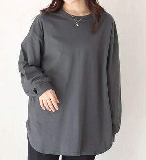 A HAPPY MARILYN（アハッピーマリリン）の「【大きいサイズ】【Ｌ～８Ｌ】綿１００％裾魅せラウンドヘムＴシャツ（Tシャツ）」｜チャコール