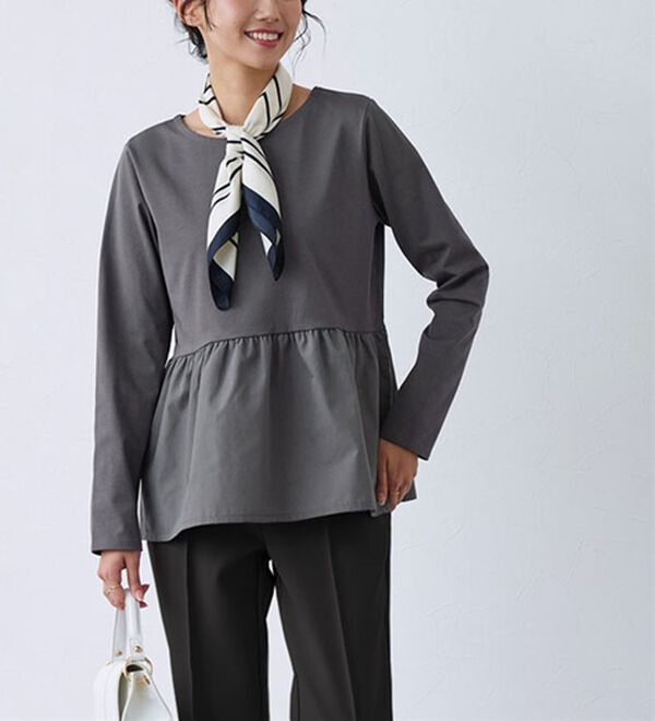 Pierrot（ピエロ）の「異素材ドッキングフリルギャザーペプラムカットソー（カットソー）」｜詳細画像