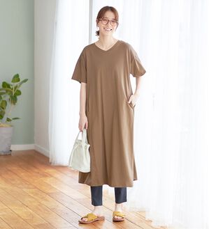 Viola e Viola（ヴィオラ エ ヴィオラ）の「【ＵＶカット＆汗ジミ防止】カットソーロングフレアーワンピース（カットソーワンピース）」｜モカブラウン