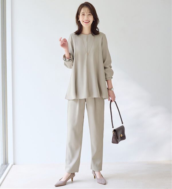Viola e Viola（ヴィオラ エ ヴィオラ）の「【入学式・卒業式】Ａラインセレモニーセットアップ（パンツスーツ）」｜グレージュ