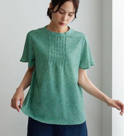 BELLUNA（ベルーナ）の「小紋柄タック使い袖フレアーブラウス（ブラウス）」