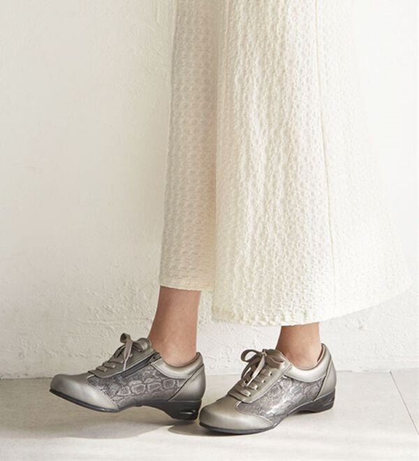 ルフラン（ルフラン）の「＜ラシーナコンフォート＞ほっそり見え４Ｅエレガントシューズ（スニーカー）」｜詳細画像