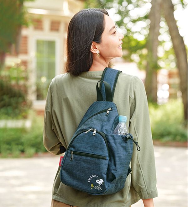 スヌーピー＞クルっと前にラクに取り出せるボディバッグ - ベルーナ