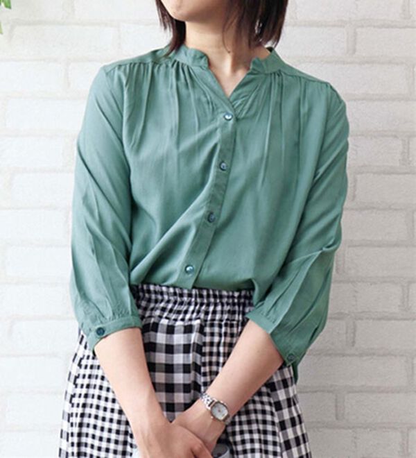 BELLUNA（ベルーナ）の「レーヨン素材ギャザー使いブラウス（ブラウス）」｜ブルーグリーン