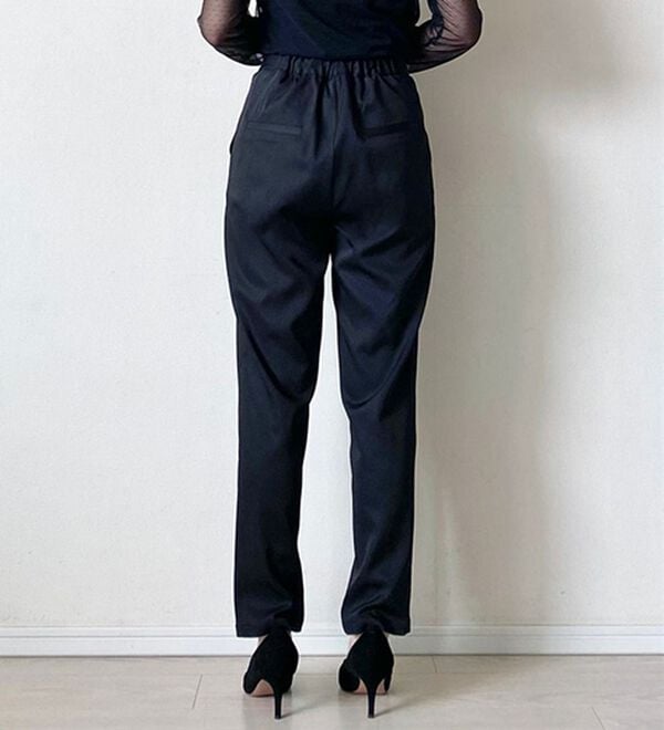 BELLUNA（ベルーナ）の「【低身長さん向け】美脚見えスリットテーパードパンツ（テーパードパンツ）」｜詳細画像