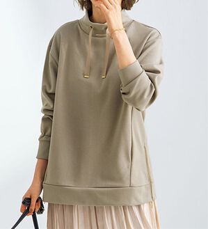 BELLUNA（ベルーナ）の「サイドジップスタンド衿プルオーバー（カットソー）」｜モカ