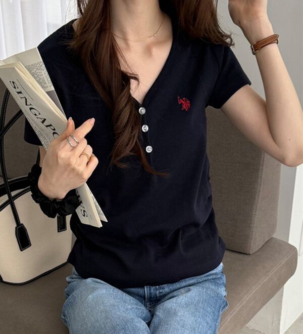 GeeRA（ジーラ）の「【ＵＳ．ＰＯＬＯ．ＡＳＳＮ】接触冷感Vネックヘンリーリブカットソー（カットソー）」｜詳細画像