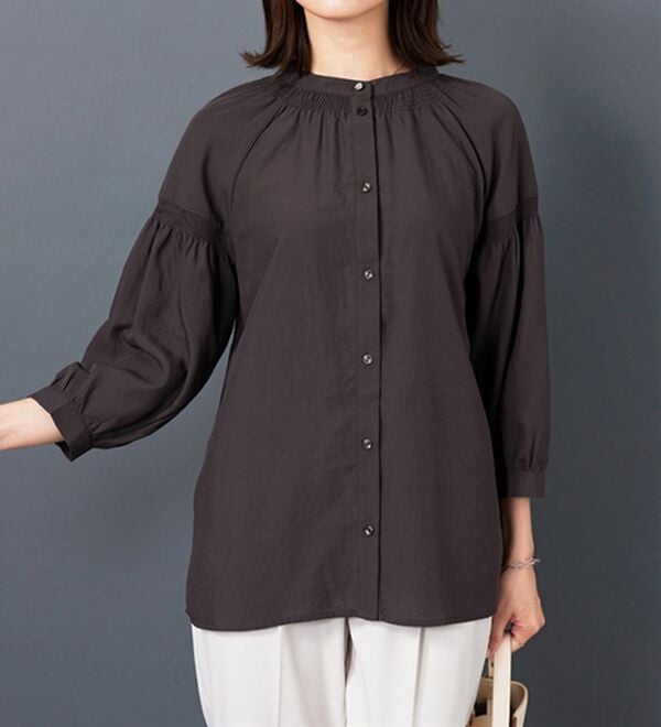 BELLUNA（ベルーナ）の「ビンテージ素材シャーリング使いブラウス（チュニック）」｜ワイン
