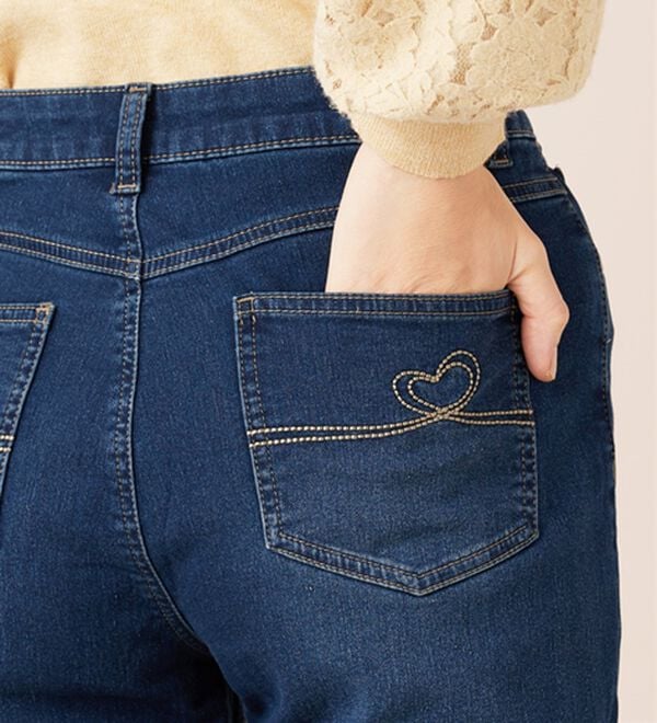 BELLUNA（ベルーナ）の「ふんわり裏起毛ストレッチデニムパンツ（フルレングスパンツ）」｜詳細画像