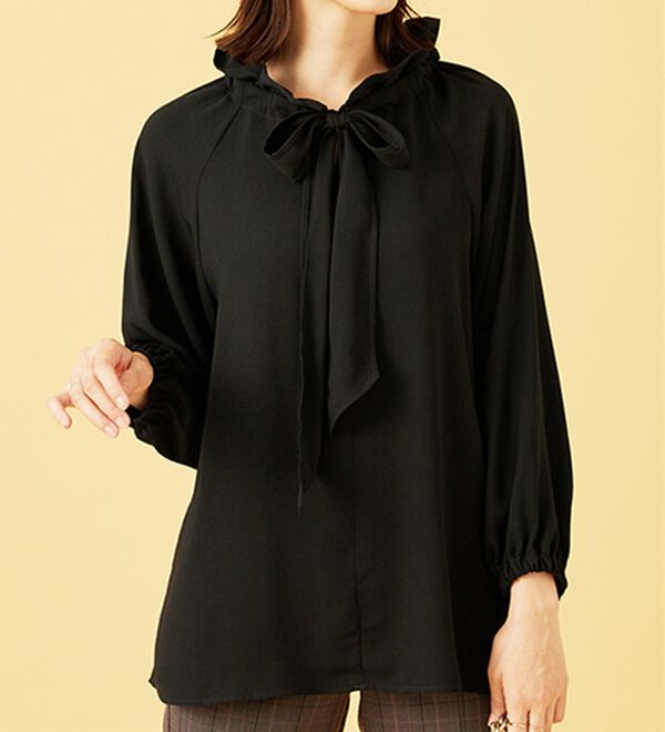 BELLUNA（ベルーナ）の「フリル衿ボウタイデザインブラウス（ブラウス）」｜黒