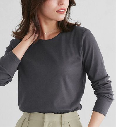 Pierrot（ピエロ）の「【ネックが選べる】テレコリブカットソー（カットソー）」