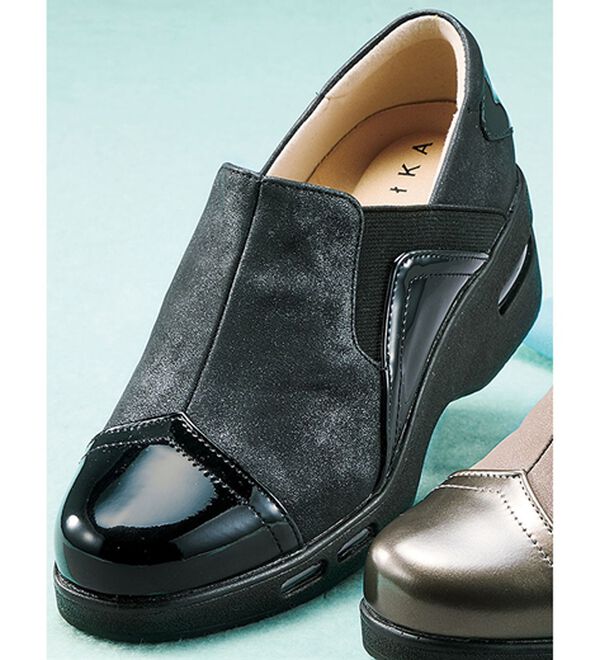 BELLUNA（ベルーナ）の「４Ｅダブルエア異素材切替シューズ（スリッポン）」｜ブラック